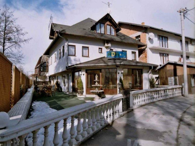 Ada S Hotel Bihac Exterior photo